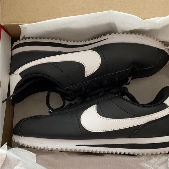 nike cortez size 5.5